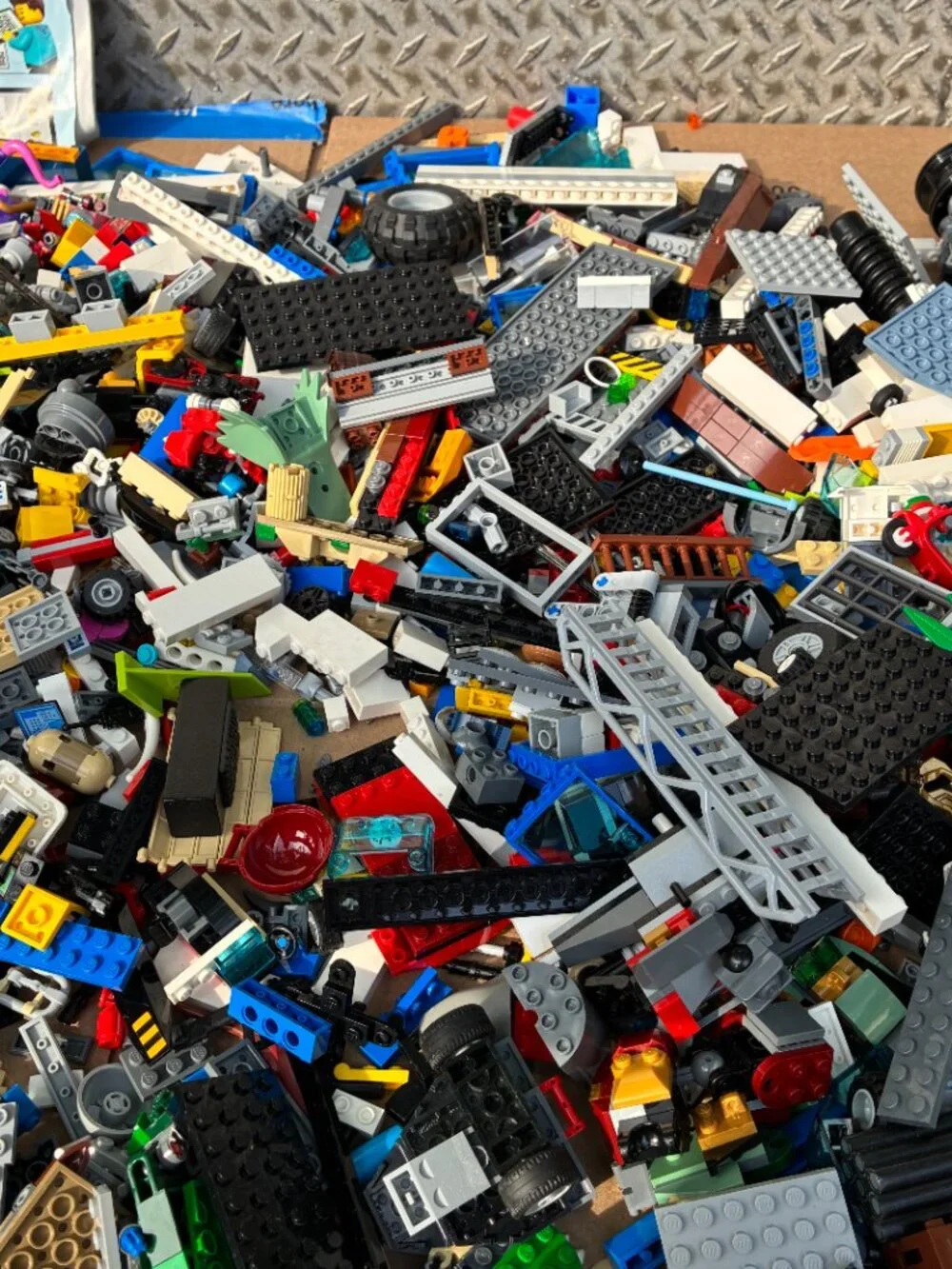 LEGO Bulk Lot Bundle 11lb Of Mixed Building Bricks Pieces Parts